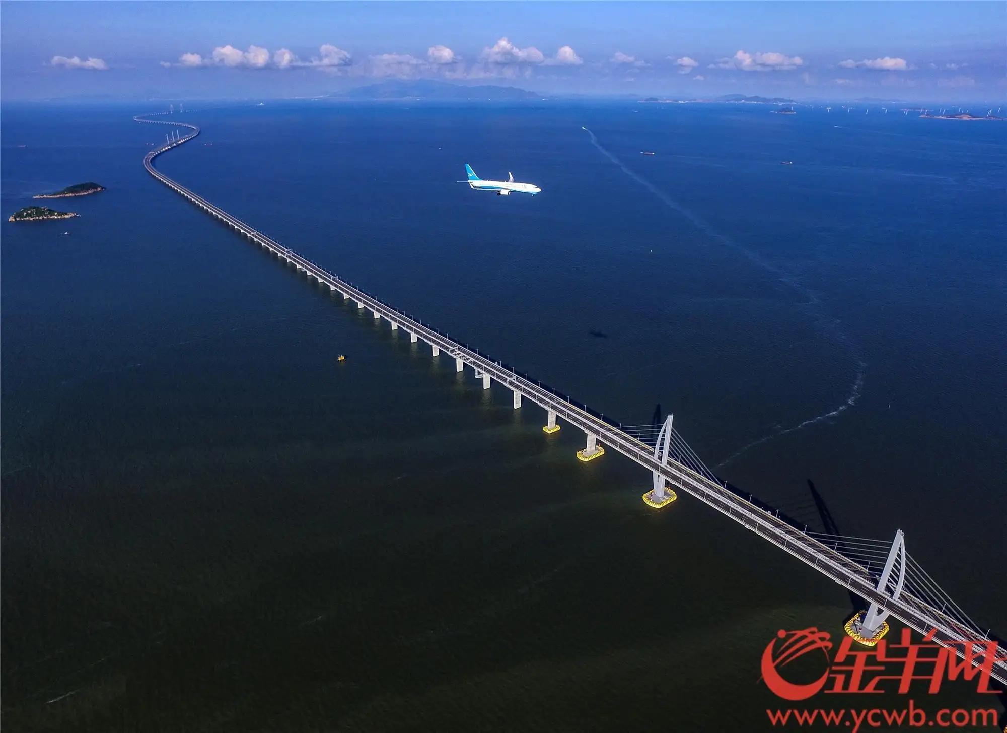 【好评中国】客流量破亿，港珠澳大桥“车畅人旺”照见活力中国