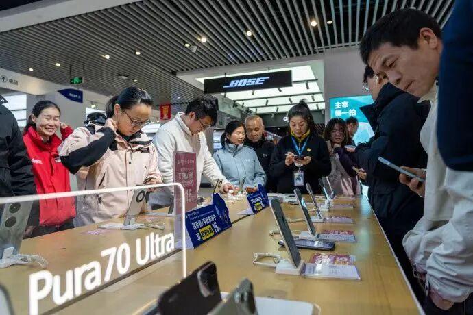 【好评中国】惠及4.94亿人次，“换”出绿色新赛道