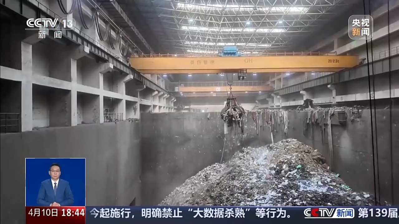 一边没处倒一边“吃不饱”,如何破解城乡垃圾处理“两重天”困局?