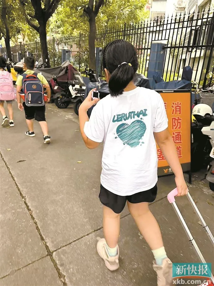 家长建议禁止学生带电话手表上学，教育局：将督促学校分类管理